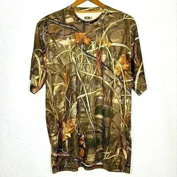 Under Armour Men's Medium Camo T-Shirt Stretchy Hunt Fish Camp Hike Woods Summer - Picture 1 of 6